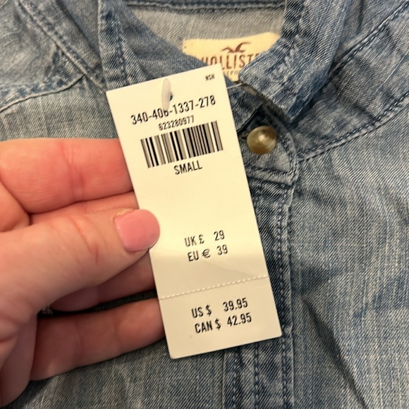 Hollister button down top - Picture 4 of 5